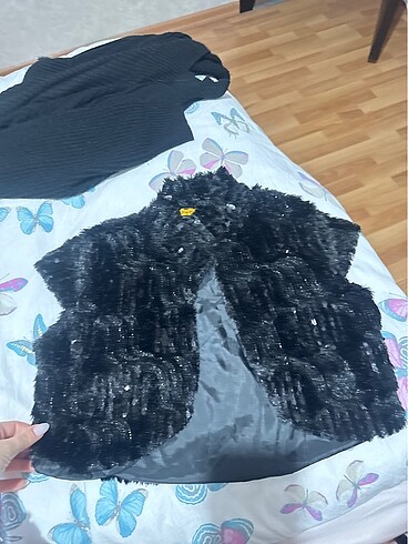 Kadın siyah bolero