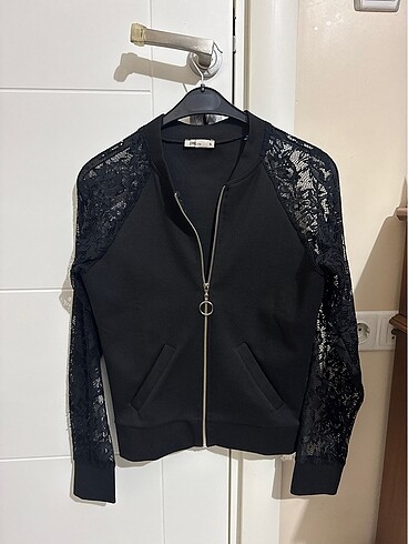 Dantel detaylı sweatshirt