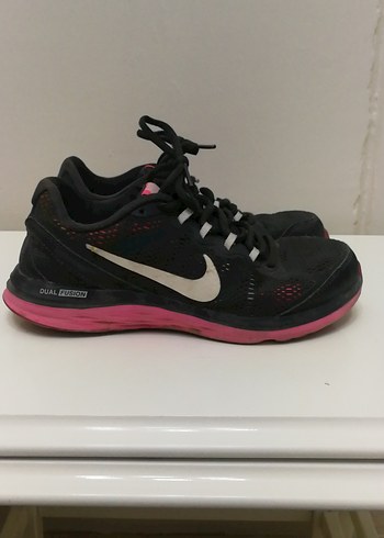 Siyah-Pembe Bağcıklı Kadın Spor Ayakkabı - Görsel 3