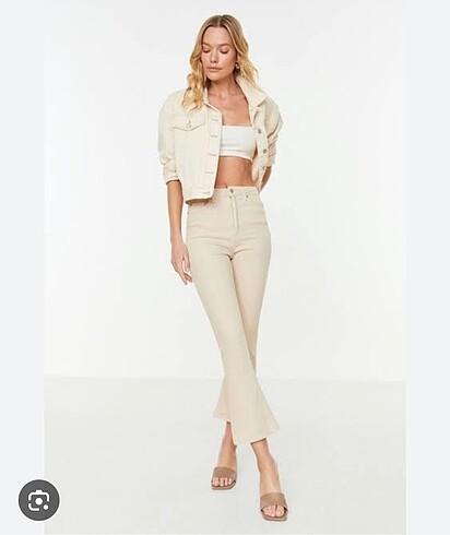 Ekru crop flare jeans