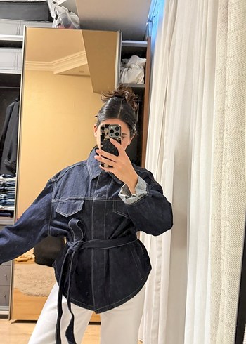 Zara Kemer Detaylı Midi Kadın Kot Ceket