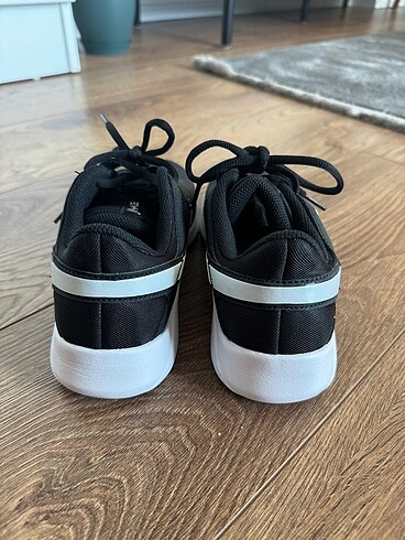 38 Beden Nike legend essential 2 kadın spor ayakkabı