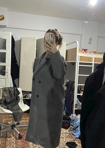 Çift düğmeli gri uzun kaban - Görsel 2