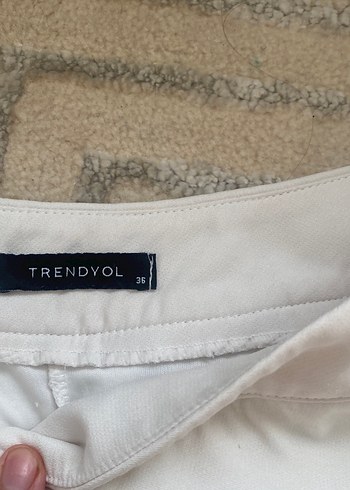 Trendyol & Milla Kadın Beyaz Mini Fırfırlı Şort