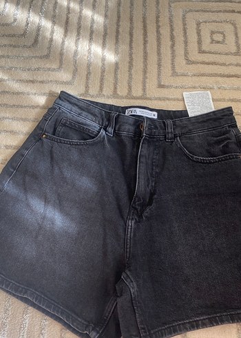 Siyah Bol Kesim Mini Denim Şort