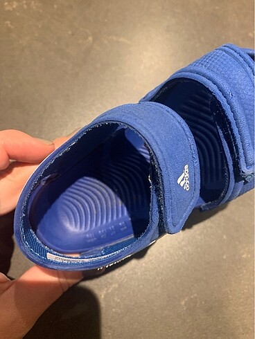 21 Beden mavi Renk Adidas erkek çocuk sandaleti