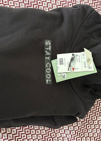 Siyah Kapüşonlu Pamuklu Sweatshirt - Görsel 4