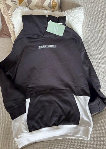 Siyah Kapüşonlu Pamuklu Sweatshirt - Görsel 3