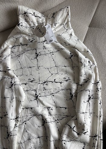 H&M Etiketli Sıfır Desenli Uzun Kol Sweat - Görsel 5