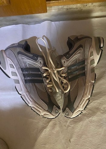 37 Beden Adidas Gri Bağcıklı Kadın koşu Spor Ayakkabı