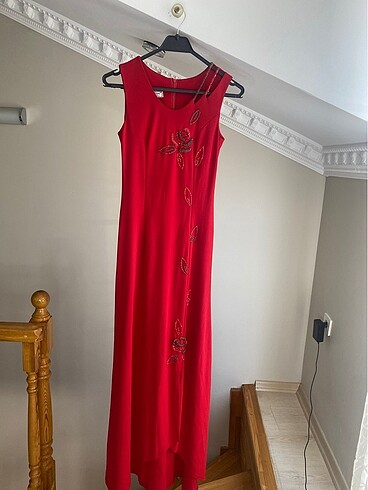 38 Beden kırmızı Renk Kırmızı uzun elbise
