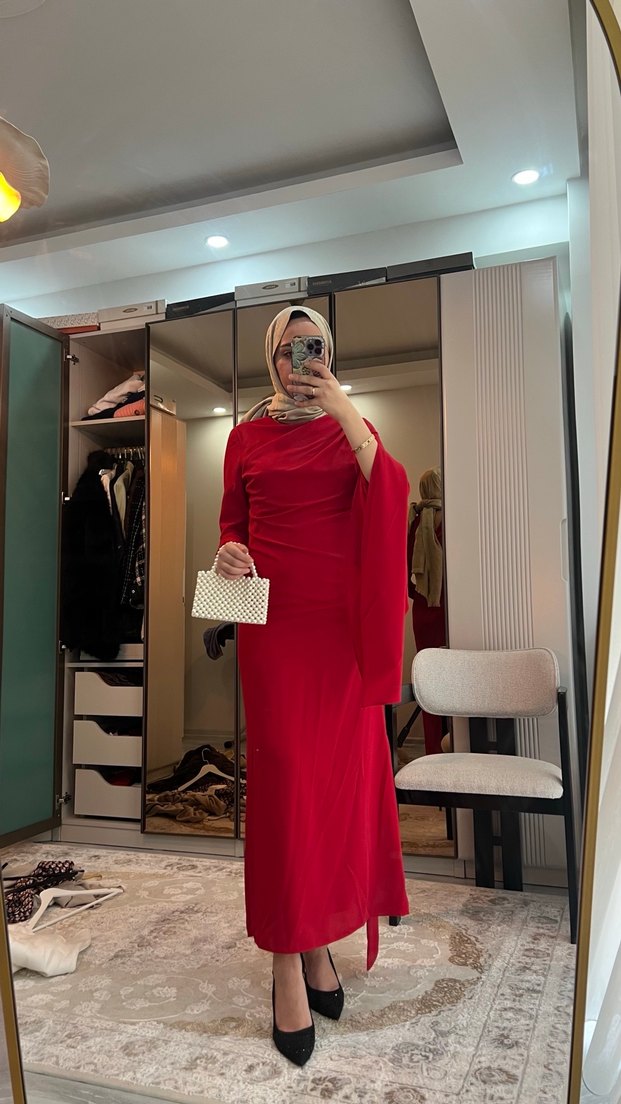 Kırmızı Drapeli Uzun Kollu Abiye Elbise - Görsel 3