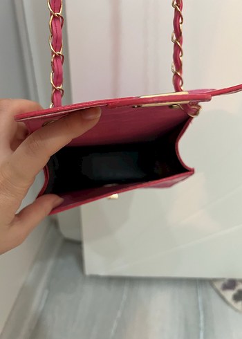 Zincir Detaylı Pembe Yılan Desenli Deri Çanta - Görsel 6