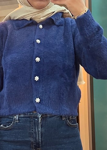 Mavi Düğmeli Kadın Hırka - Görsel 2