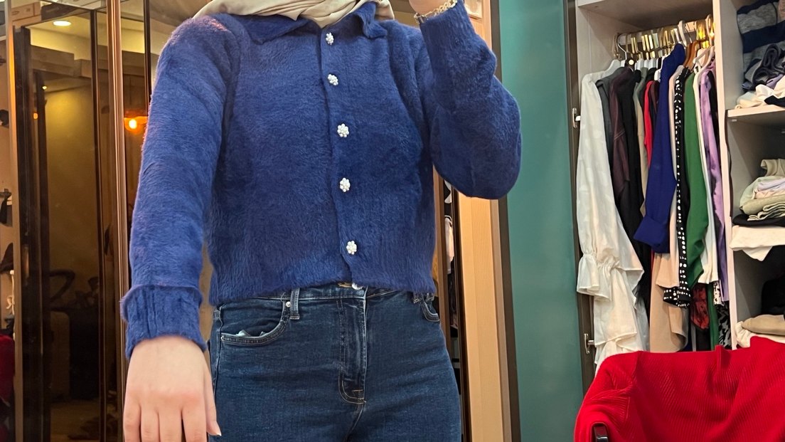 Mavi Düğmeli Kadın Hırka - Görsel 4