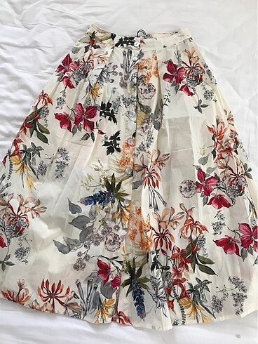 Stradivarius çiçek desenli etek