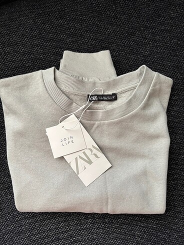 Zara sweatshirt