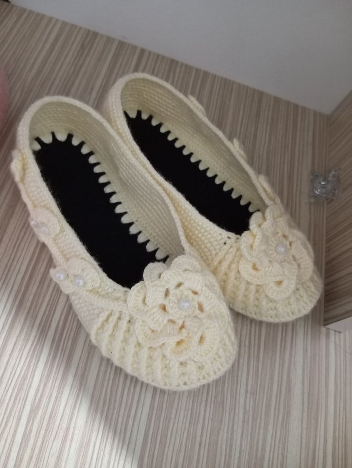 Siyah Örgü Kadın Ev Terliği İnci Detaylı - Görsel 2