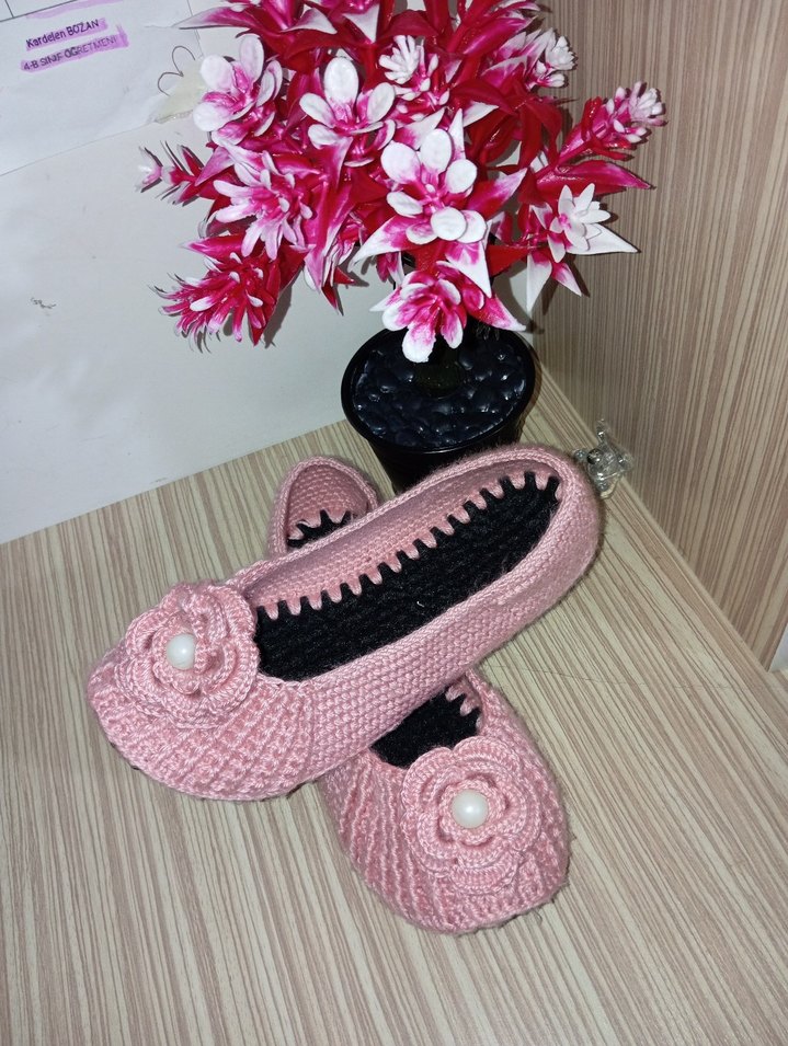 Siyah Örgü Kadın Ev Terliği İnci Detaylı - Görsel 3