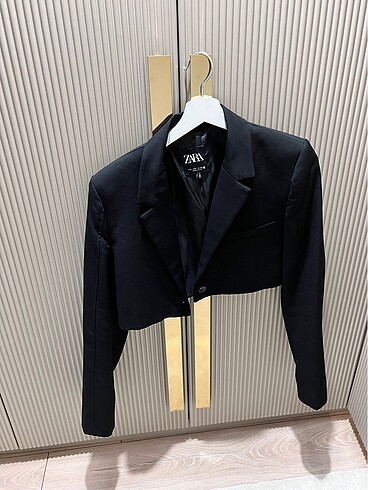 Crop blazer