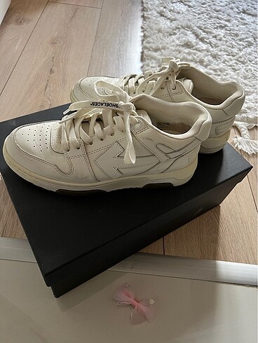 37 Beden Off white ayakkabı