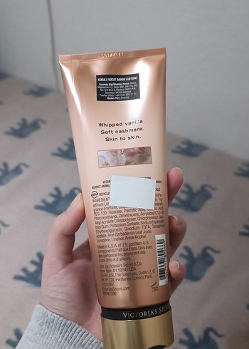 Victoria's Secret Bare Vanilla Vücut Losyonu 236 ml - Görsel 2