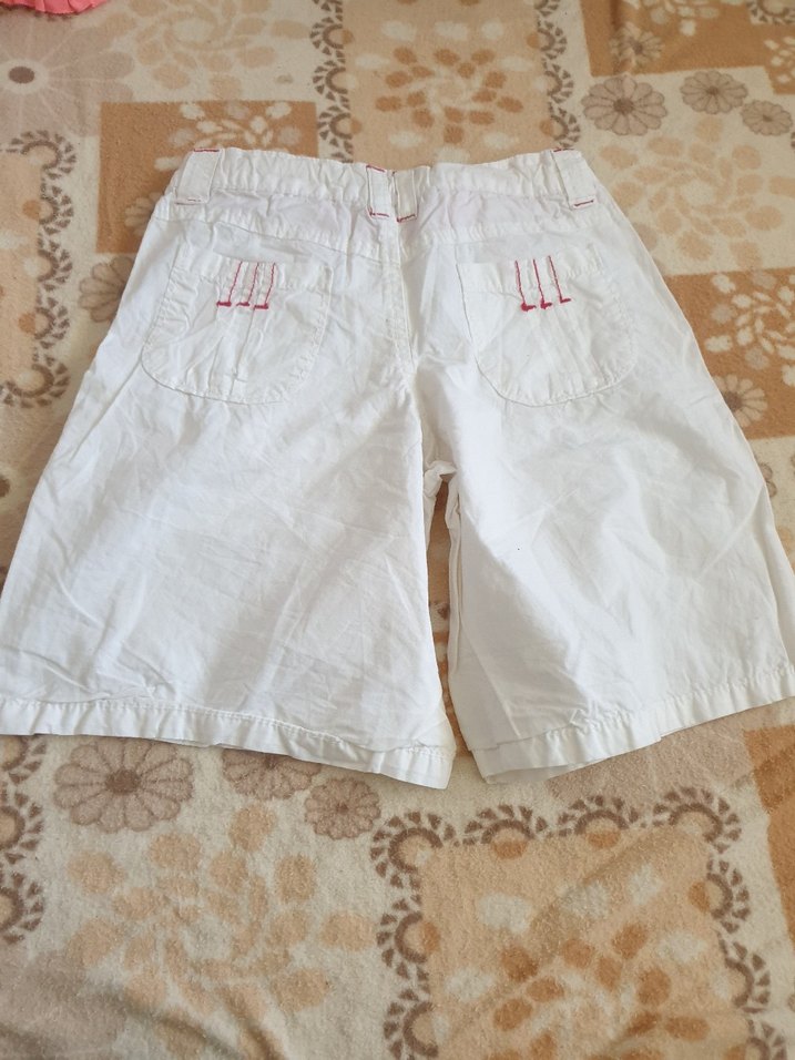 Düğmeli Nakışlı Beyaz cocuk sortu - Görsel 4