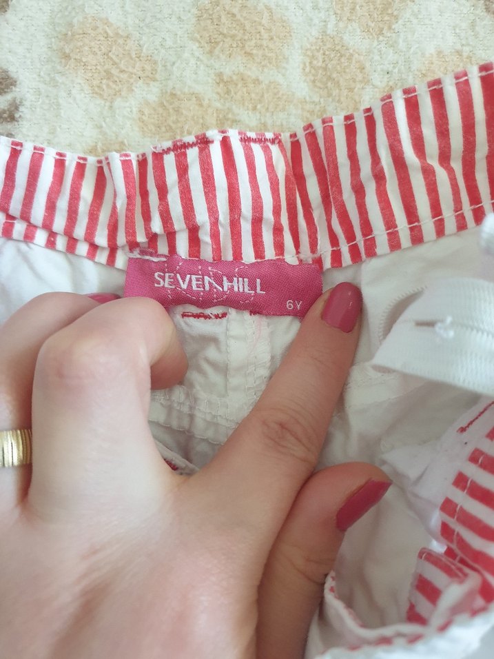 Düğmeli Nakışlı Beyaz cocuk sortu - Görsel 3