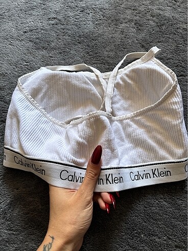 m Beden Calvin Klein büstiyer