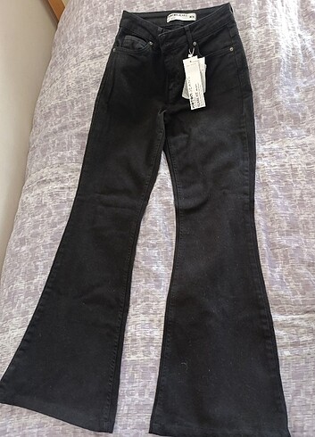 34 Beden siyah Renk Koton Etiketi Üzerinde Pantolon 