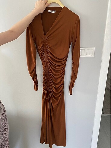 Mango Kadın Yırtmaçlı Elbise