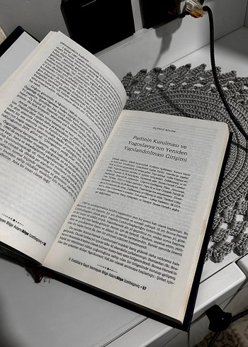 Aliya İzzetbegoviç Biyografi Kitabı - Görsel 3