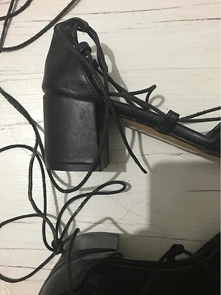 Zara İpli topuklu sandalet
