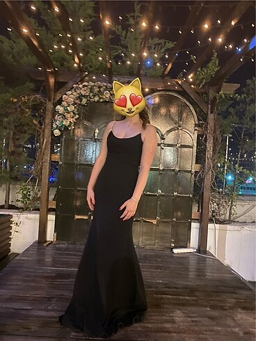 Siyah balık elbise