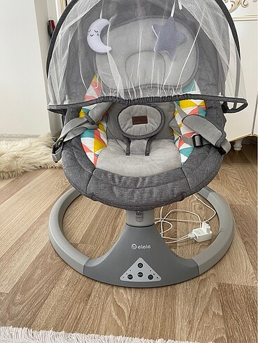 Otomatik sallanan ana kucağı