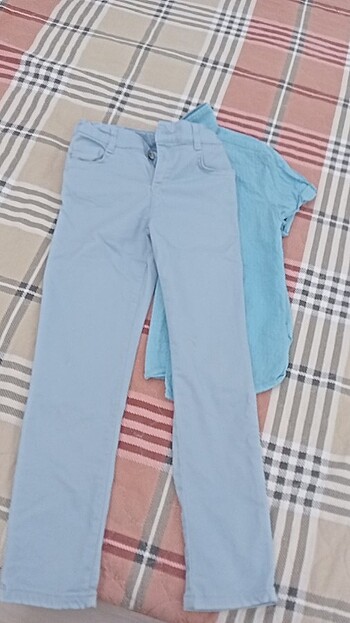 7 Yaş Beden 7 yaş 0 ayarinda pantolon gomlek
