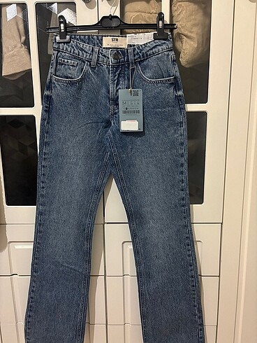 34 Beden Stradivarius straight fit jean