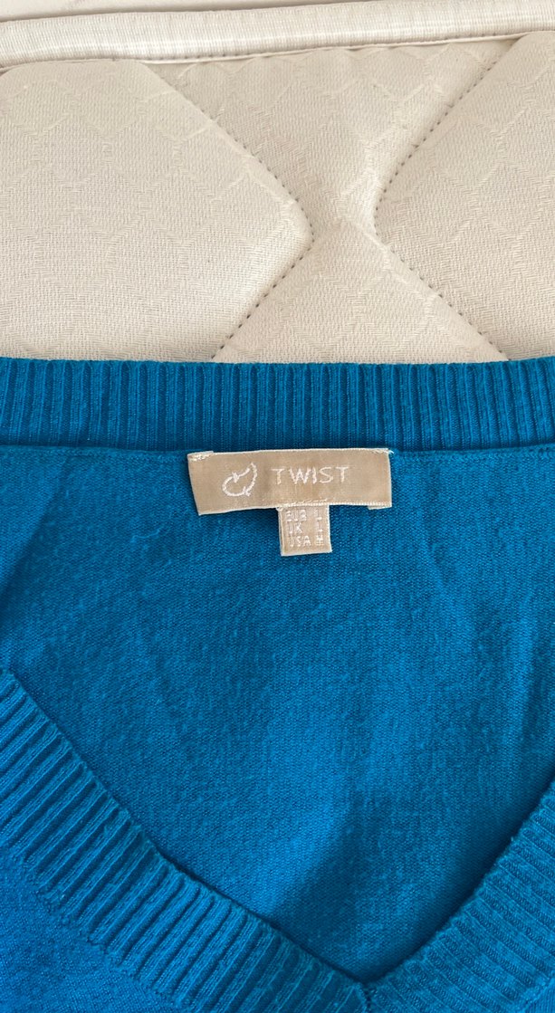 Mavi V Yaka Kadın Triko Kazak - Görsel 2