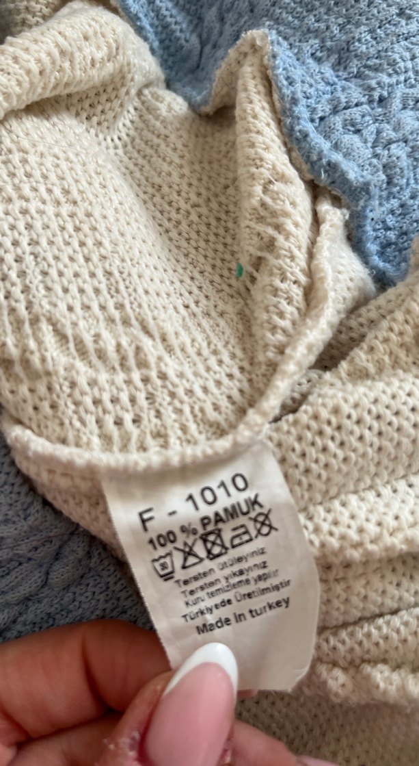 v yaka mavi detaylı örgü kazak - Görsel 5