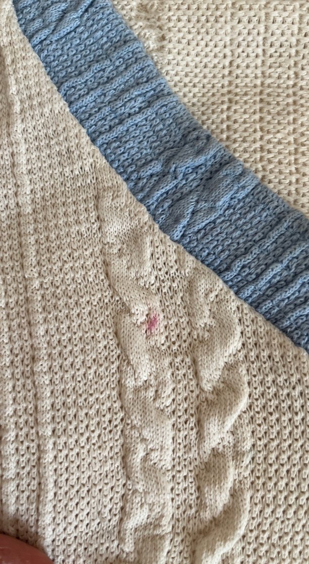 v yaka mavi detaylı örgü kazak - Görsel 4