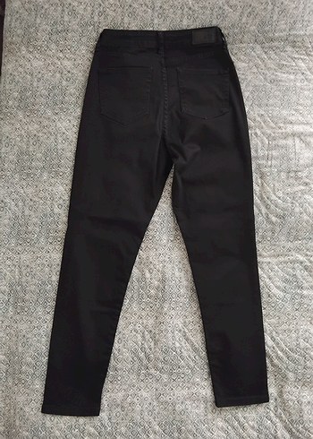 Siyah Nakışlı Kot Pantolon - Görsel 6