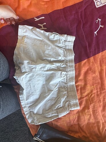H&M Kargo şort krem renk
