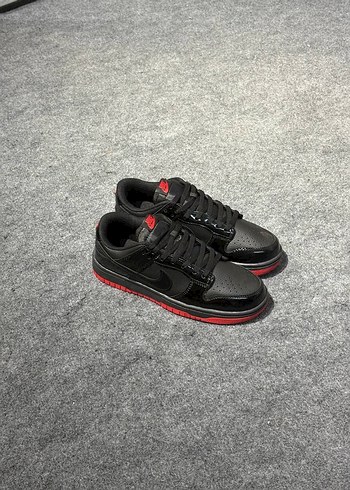 NIKE DUNK LOW RED BLACK