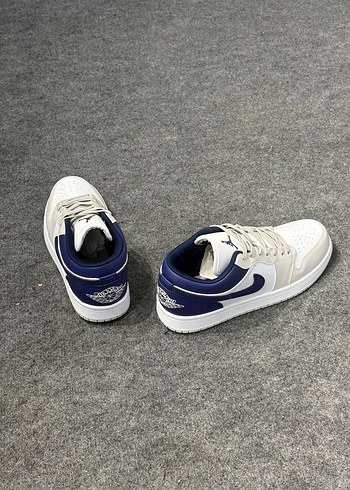 Nike NIKE AIR JORDAN 1 LOW