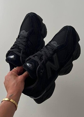 New Balance New Balance 9060 Triple Black Kadın Ayakkabı