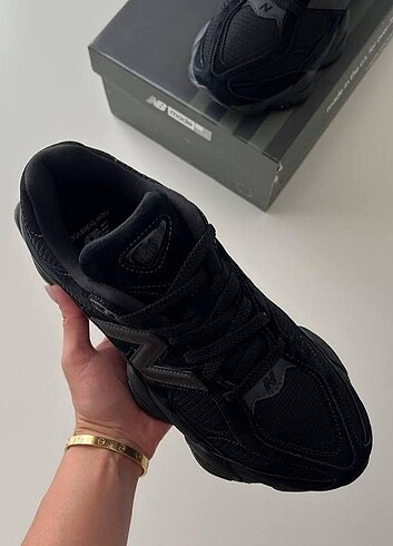38 Beden siyah Renk New Balance 9060 Triple Black Kadın Ayakkabı