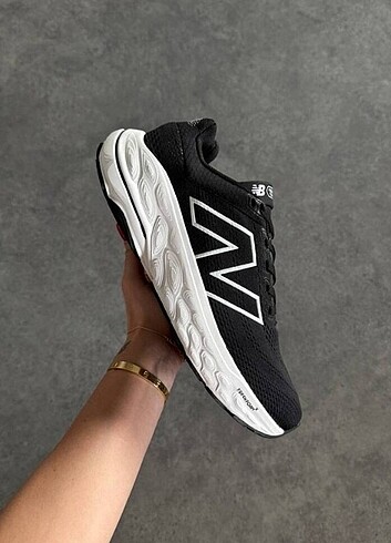 New Balance Fresh Foam X More v5