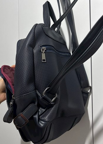 Lacivert Sırt Çantası - Görsel 3