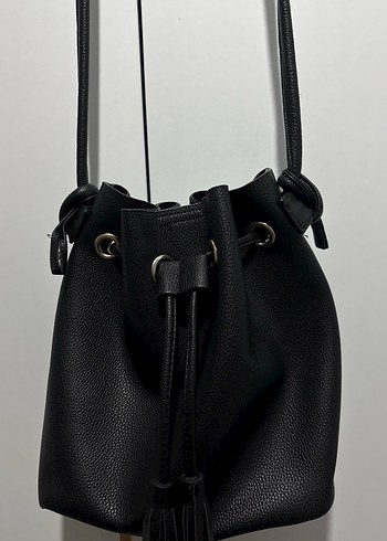 Siyah Deri Püsküllü Kadın Çanta - Görsel 2