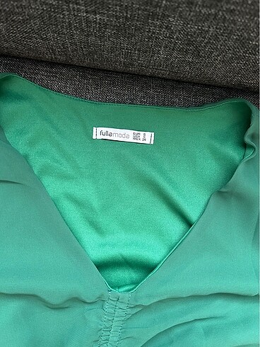 Yeşil elbise - Görsel 2